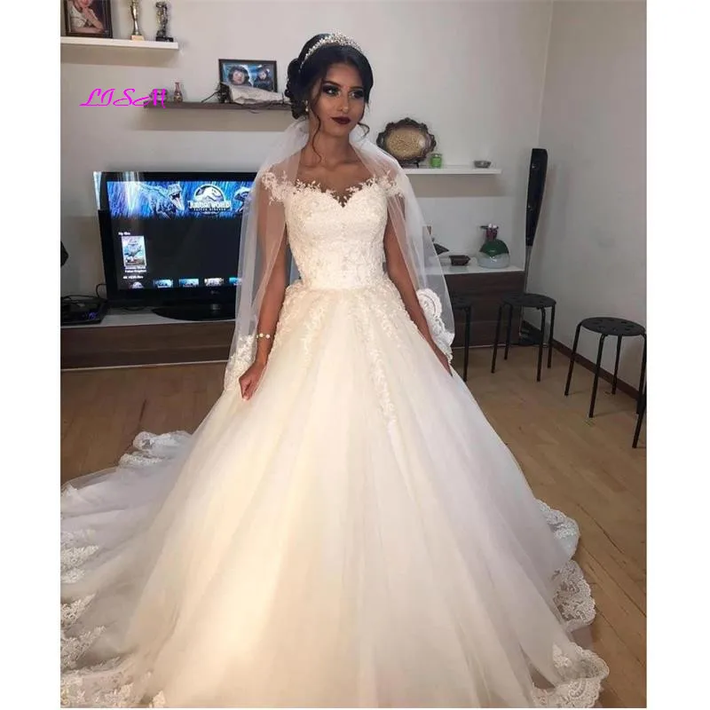 Vintage Off Shoulder Wedding Dress Beaded Applique Fantastic Wedding Gowns Sweetheart Tulle Ball Gown Plus Size Bridal Dresses 
Vintage Off Shoulder Wedding Dress Beaded Applique Fantastic Wedding Gowns Sweetheart Tulle Ball Gown Plus Size Bridal Dresses