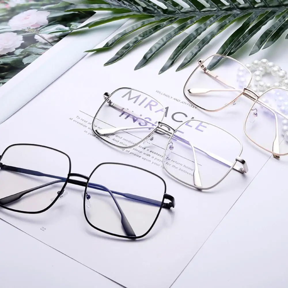 Fashion Glasses Unisex Square Metal Myopia Frame Glasses Anti-blue Eyewear Spectacles Comfortable to wear for Daily Outfit
Fashion Glasses Unisex Square Metal Myopia Frame Glasses Anti-blue Eyewear Spectacles Comfortable to wear for Daily Outfit