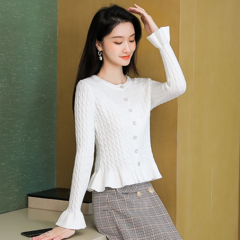 Autumn and winter cherries red short thick cardigan Korean style ruffled slim long sleeve low round neck sweater women
Autumn and winter cherries red short thick cardigan Korean style ruffled slim long sleeve low round neck sweater women