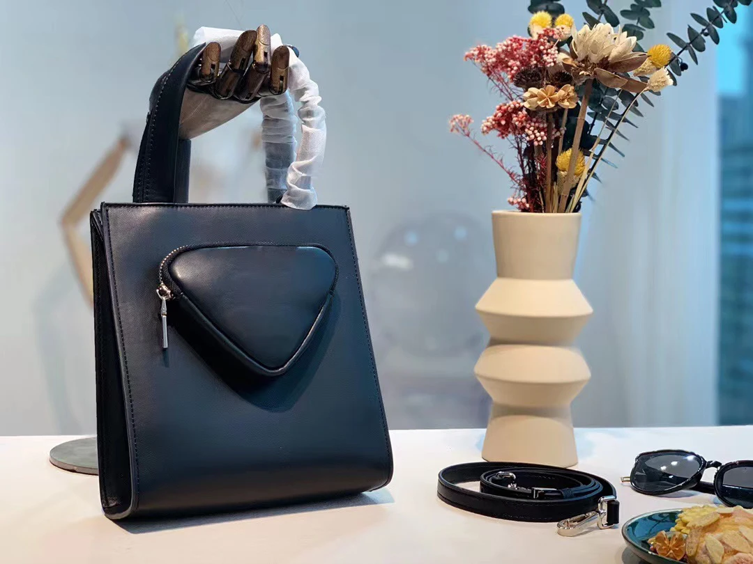 400048 with LOGO top fashion high-end trend design large capacity one-shoulder diagonal all-match love cowhide underarm bag
400048 with LOGO top fashion high-end trend design large capacity one-shoulder diagonal all-match love cowhide underarm bag