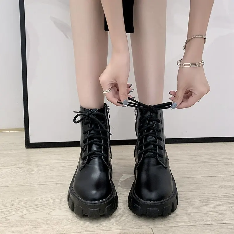 Женские ботинки челси LYXLYH, толстые Нескользящие кожаные ботильоны на молнии для девушек, женские ботинки, короткие ботинки, новая мода 2020
Женские ботинки челси LYXLYH, толстые Нескользящие кожаные ботильоны на молнии для девушек, женские ботинки, короткие ботинки, новая мода 2020