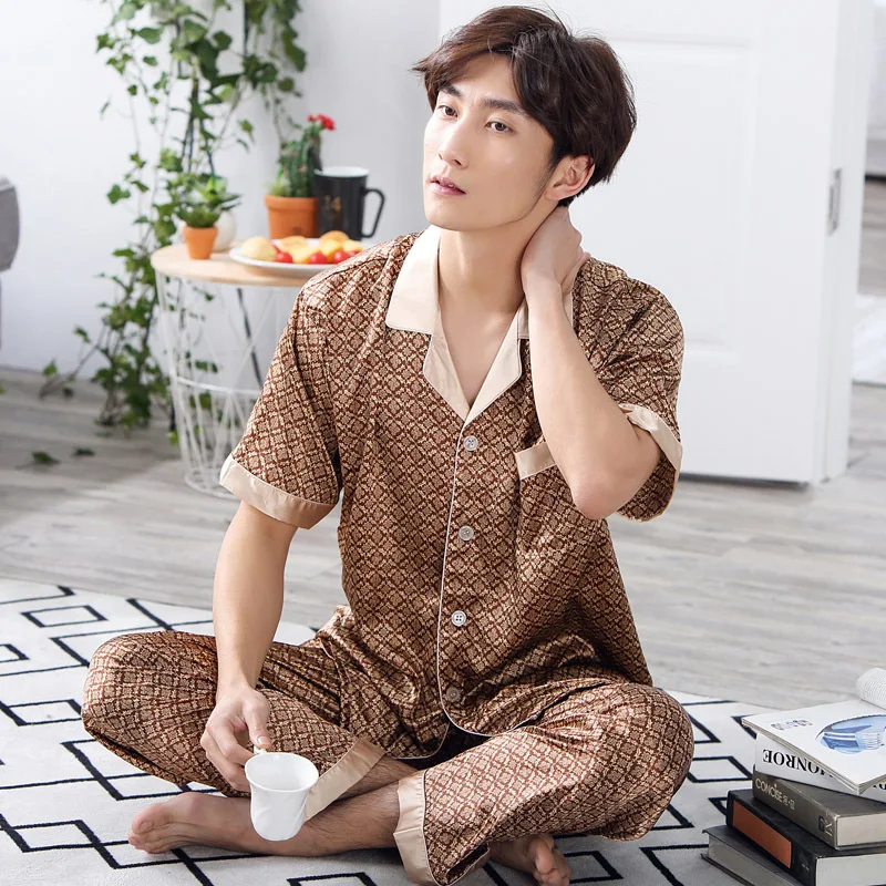 Soft Cozy Short Sleeve Sleep Tops Pants Pijamas Sleepwear Silk Pajamas for Men Nightgown Mens Lounge Wear 3xl Luxury Pajamas
Soft Cozy Short Sleeve Sleep Tops Pants Pijamas Sleepwear Silk Pajamas for Men Nightgown Mens Lounge Wear 3xl Luxury Pajamas