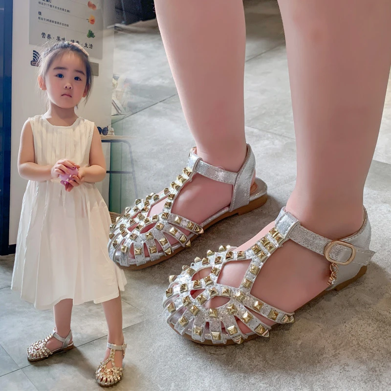 2021 Baby Roman Sandals 1-6 Years Baby Girls Princess Rivets Beach Shoes Toddler Kids Shoes Girls Closed Toe Sandals Size 21-30
2021 Baby Roman Sandals 1-6 Years Baby Girls Princess Rivets Beach Shoes Toddler Kids Shoes Girls Closed Toe Sandals Size 21-30