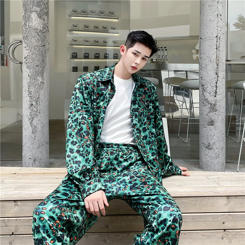 M-XXL!Autumn new trendy brand Mensao men's loose green leopard long-sleeved shirt hair stylist youth casual suit.
M-XXL!Autumn new trendy brand Mensao men's loose green leopard long-sleeved shirt hair stylist youth casual suit.