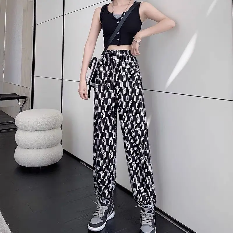 Letter print pant women's 2021 spring / summer new loose and versatile thin Harlan Leggings
Letter print pant women's 2021 spring / summer new loose and versatile thin Harlan Leggings