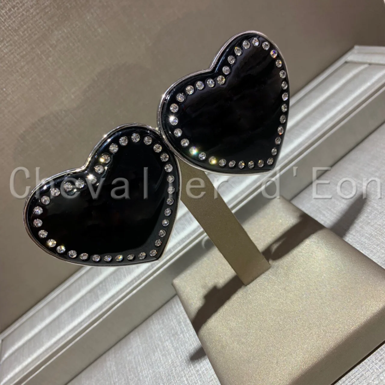 Brand Fashion Jewelry Black Heart Earrings Top Quality Luxury Cute Lovely Beautiful Heart Shape Romantic Stud Earrings
Brand Fashion Jewelry Black Heart Earrings Top Quality Luxury Cute Lovely Beautiful Heart Shape Romantic Stud Earrings
