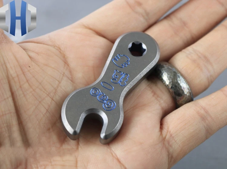 Creative EDC Screwdriver Driver Bit Tool Wrench Keychain Tag Pendant Pendant Accessories
Creative EDC Screwdriver Driver Bit Tool Wrench Keychain Tag Pendant Pendant Accessories