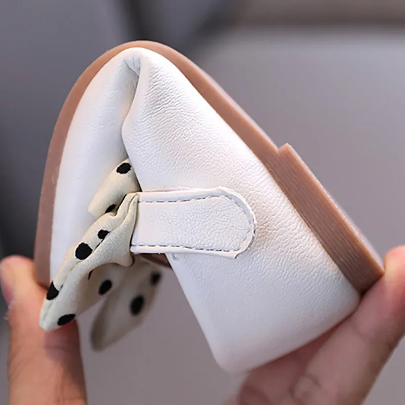 Kids Leather Shoes For Girls Wave Point Bowknot Princess Shoe Children Girls Shoes Butterfly Knot White Black Hot
Kids Leather Shoes For Girls Wave Point Bowknot Princess Shoe Children Girls Shoes Butterfly Knot White Black Hot