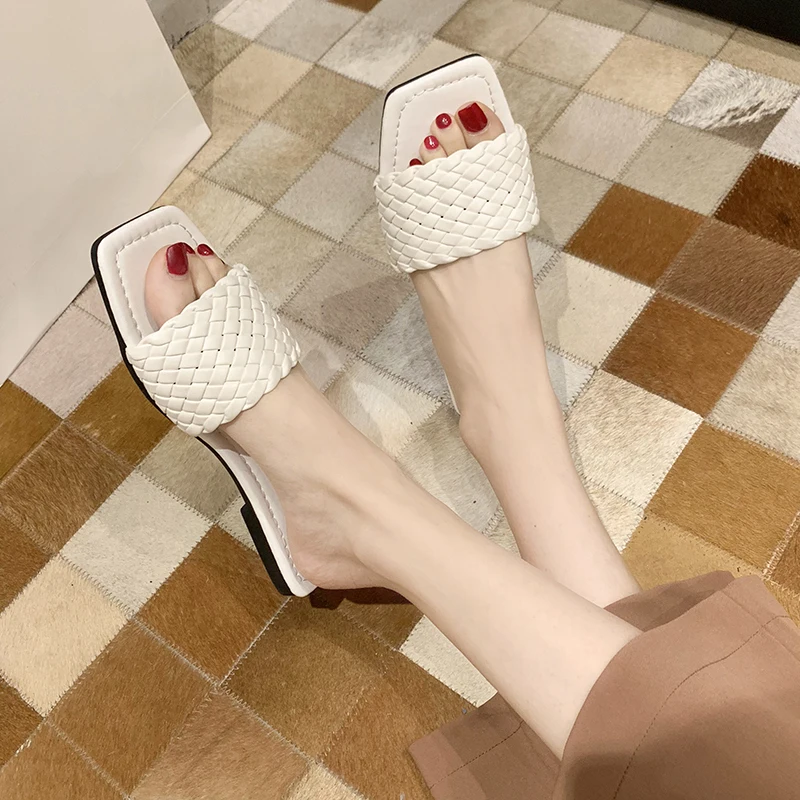 2020 New Brand Summer Slippers Solid Leather Women Shoes Woman Open Toe Flat Casual Shoes Outdoor Beach Shoes Flip Flops Slides
2020 New Brand Summer Slippers Solid Leather Women Shoes Woman Open Toe Flat Casual Shoes Outdoor Beach Shoes Flip Flops Slides