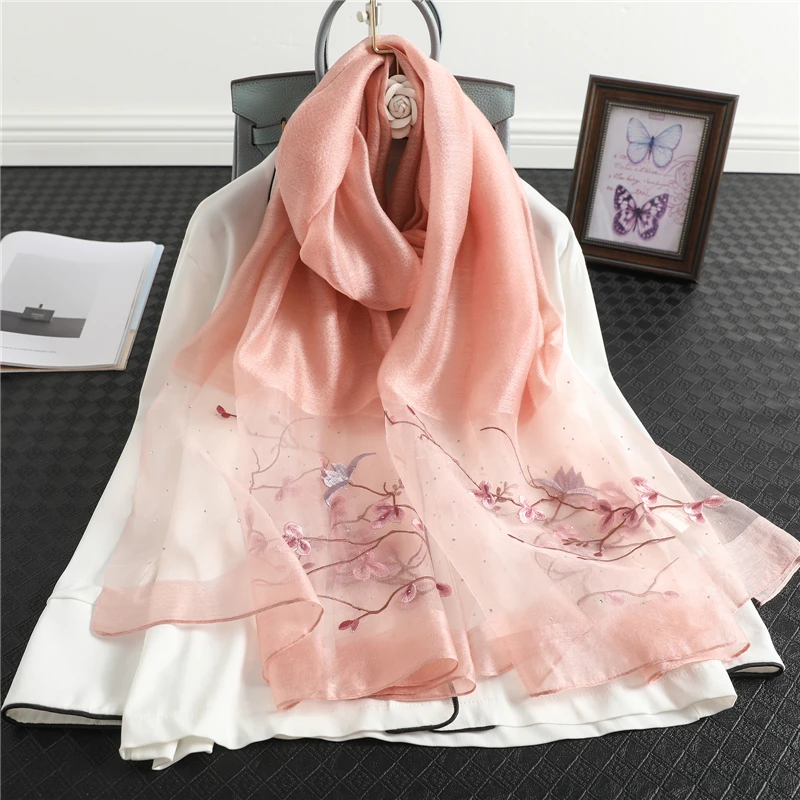 2021 Real Silk and Wool Women Scarf Floral Embroidery Pure Foulard Lady Headband Scarves Pashmina Shawl Wraps Bandana 
2021 Real Silk and Wool Women Scarf Floral Embroidery Pure Foulard Lady Headband Scarves Pashmina Shawl Wraps Bandana