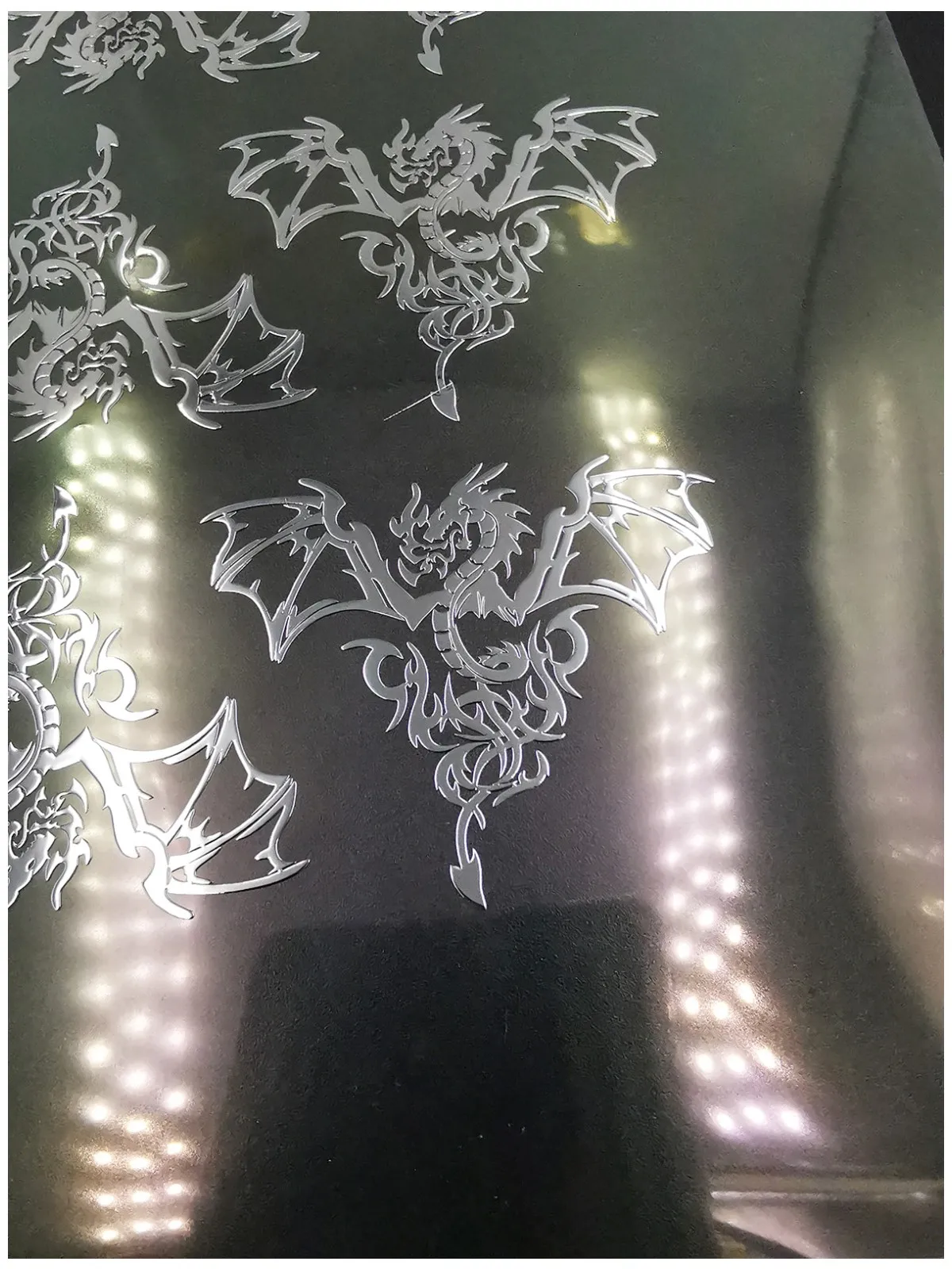 Индивидуальный дизайн 3D металлический хромированный дракон с буквой эмблемой значок наклейка автомобильные наклейки для электротроники наклейки для мобильного телефона ноутбука 
Индивидуальный дизайн 3D металлический хромированный дракон с буквой эмблемой значок наклейка автомобильные наклейки для электротроники наклейки для мобильного телефона ноутбука