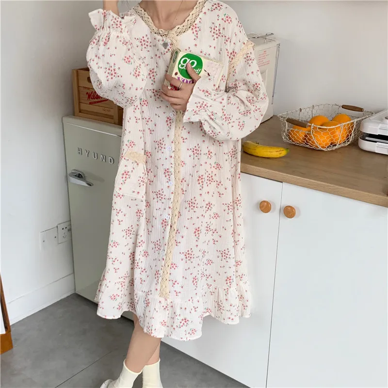 Nightgown Women Korean Version of Soft Cotton Fairy Dress Lace Small Fresh Printed Autumn and Winter Home Clothes Pajamas Dress 
Nightgown Women Korean Version of Soft Cotton Fairy Dress Lace Small Fresh Printed Autumn and Winter Home Clothes Pajamas Dress