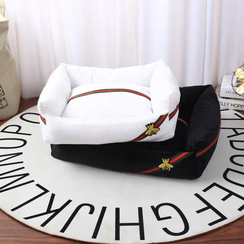 Soft Fleece Dog Bed Mat Stripped Pattern Detachable Pet Bed for Large Dogs Washable Cats' House Pet Pad Kennel Products for Dogs
Soft Fleece Dog Bed Mat Stripped Pattern Detachable Pet Bed for Large Dogs Washable Cats' House Pet Pad Kennel Products for Dogs