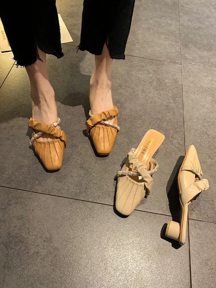 Shoes Women Cover Toe Female Mule Pantofle Square heel Slippers Summer Low Slides Fashion String Bead Soft Mules 2021 Block
Shoes Women Cover Toe Female Mule Pantofle Square heel Slippers Summer Low Slides Fashion String Bead Soft Mules 2021 Block