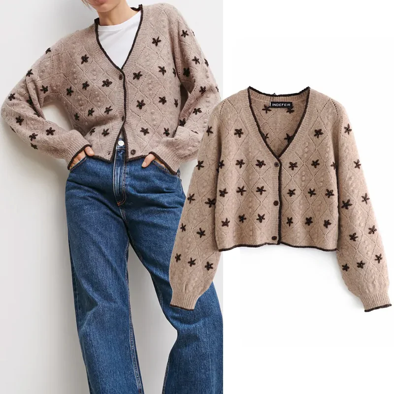 Za 2020 New Knit Female Cardigan Loose Streetwear Women Embroidery Knitted Sweater Button Vintage V Neck Knitted Coat Chic Top
Za 2020 New Knit Female Cardigan Loose Streetwear Women Embroidery Knitted Sweater Button Vintage V Neck Knitted Coat Chic Top