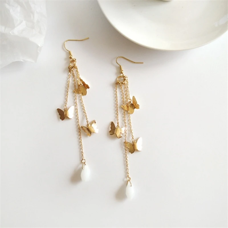 Fashion temperament with female long chain bowknot earrings aesthetic creative lady stud earrings jewelry accessories
Fashion temperament with female long chain bowknot earrings aesthetic creative lady stud earrings jewelry accessories