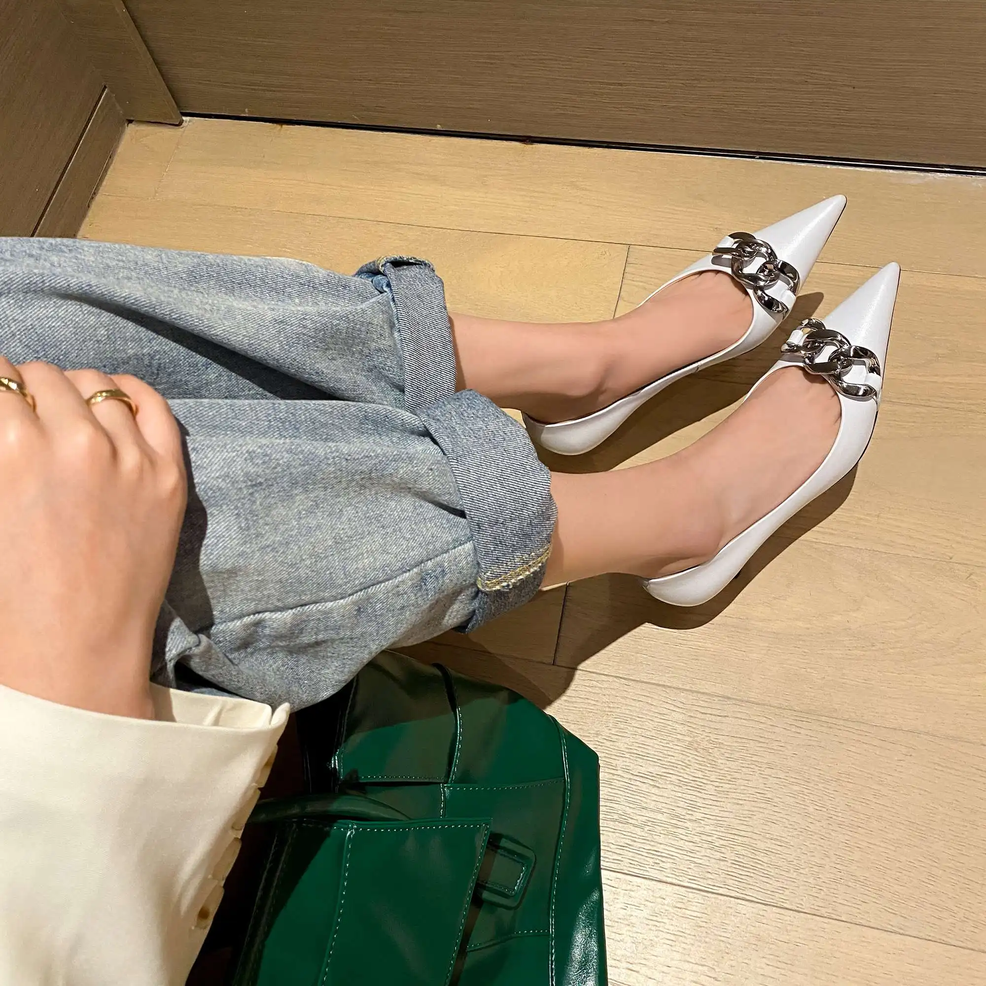 Krazing pot European style full grain leather pointed toe thin high heels metal decoration office lady classic women pumps L9a
Krazing pot European style full grain leather pointed toe thin high heels metal decoration office lady classic women pumps L9a
