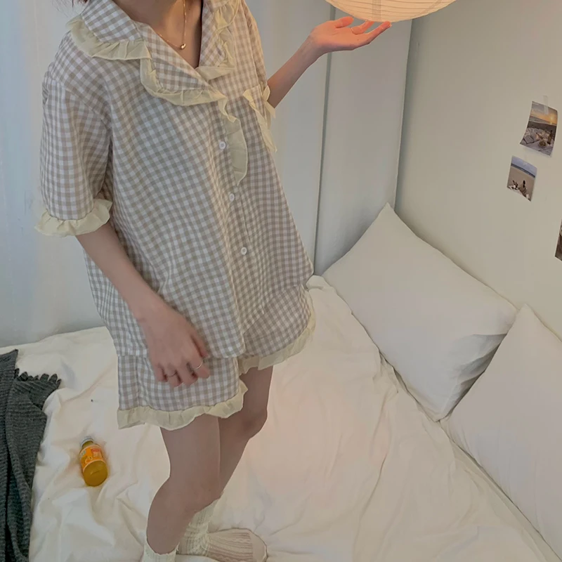 CBAFU women sleepwear summer pajama set plaid nightwear short sleeve top shorts 2 piece set home clothes plaid pyjamas M580
CBAFU women sleepwear summer pajama set plaid nightwear short sleeve top shorts 2 piece set home clothes plaid pyjamas M580