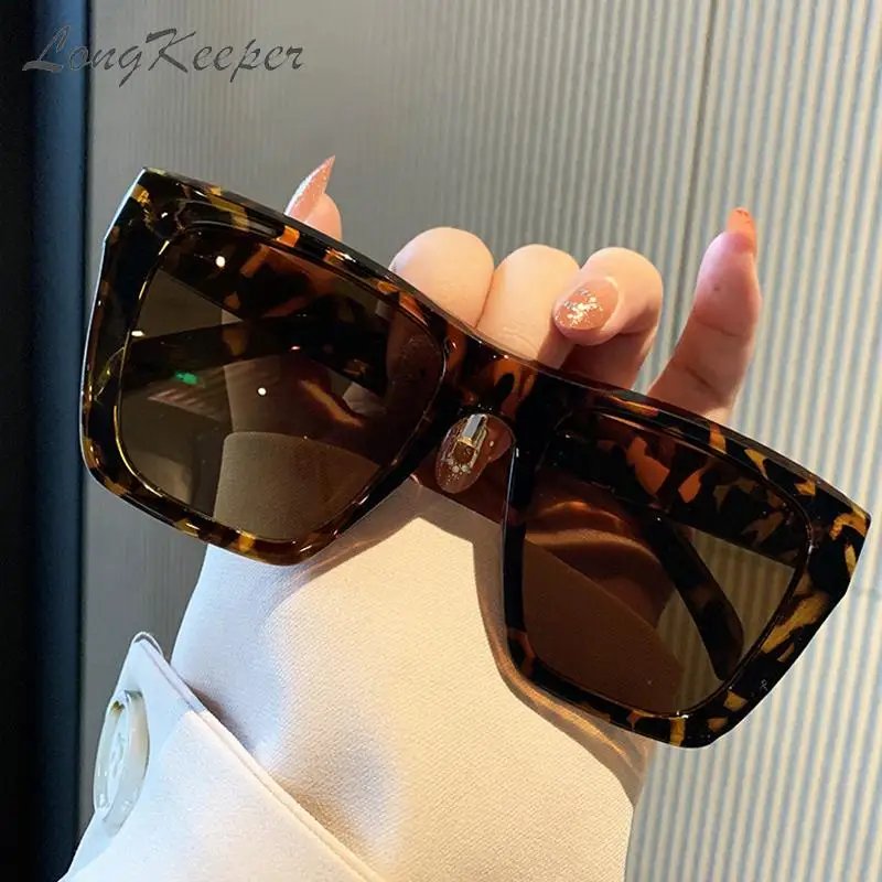 New Black Clear Oversized Square Sunglasses Women Gradient Summer Style Classic Sun Glasses Female Big Square Oculos De Sol
New Black Clear Oversized Square Sunglasses Women Gradient Summer Style Classic Sun Glasses Female Big Square Oculos De Sol