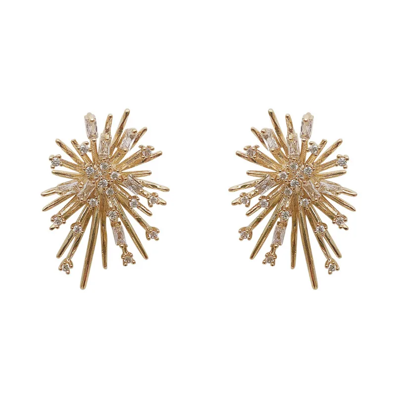 Dongdamen 925 silver needle fireworks Zircon Earrings with metal inlaid diamond earrings net red Earrings
Dongdamen 925 silver needle fireworks Zircon Earrings with metal inlaid diamond earrings net red Earrings