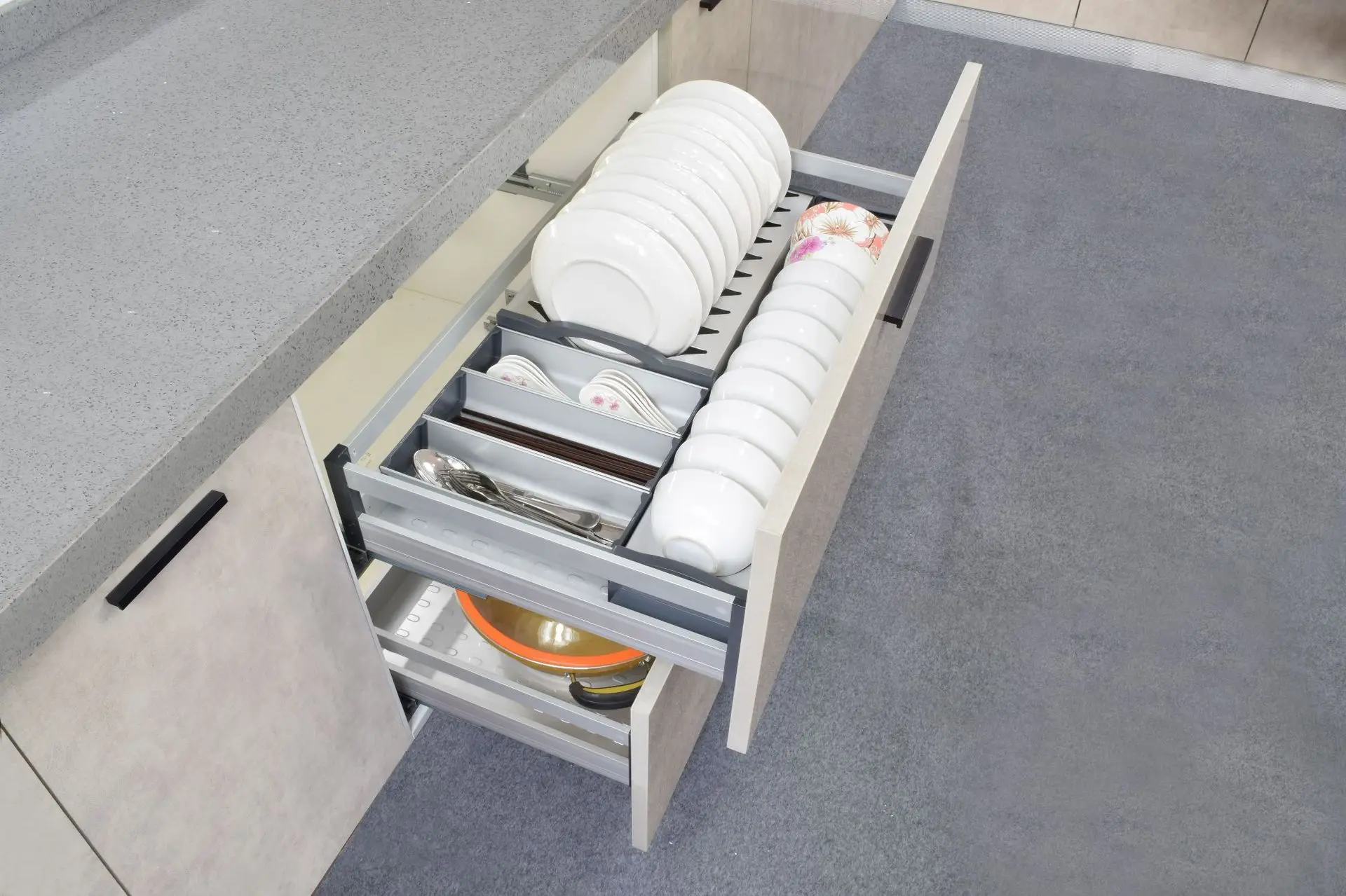 Drawer aluminum alloy stove basket with damping buffer guide rail multifunctional flat basket+dish basket complete set
Drawer aluminum alloy stove basket with damping buffer guide rail multifunctional flat basket+dish basket complete set
