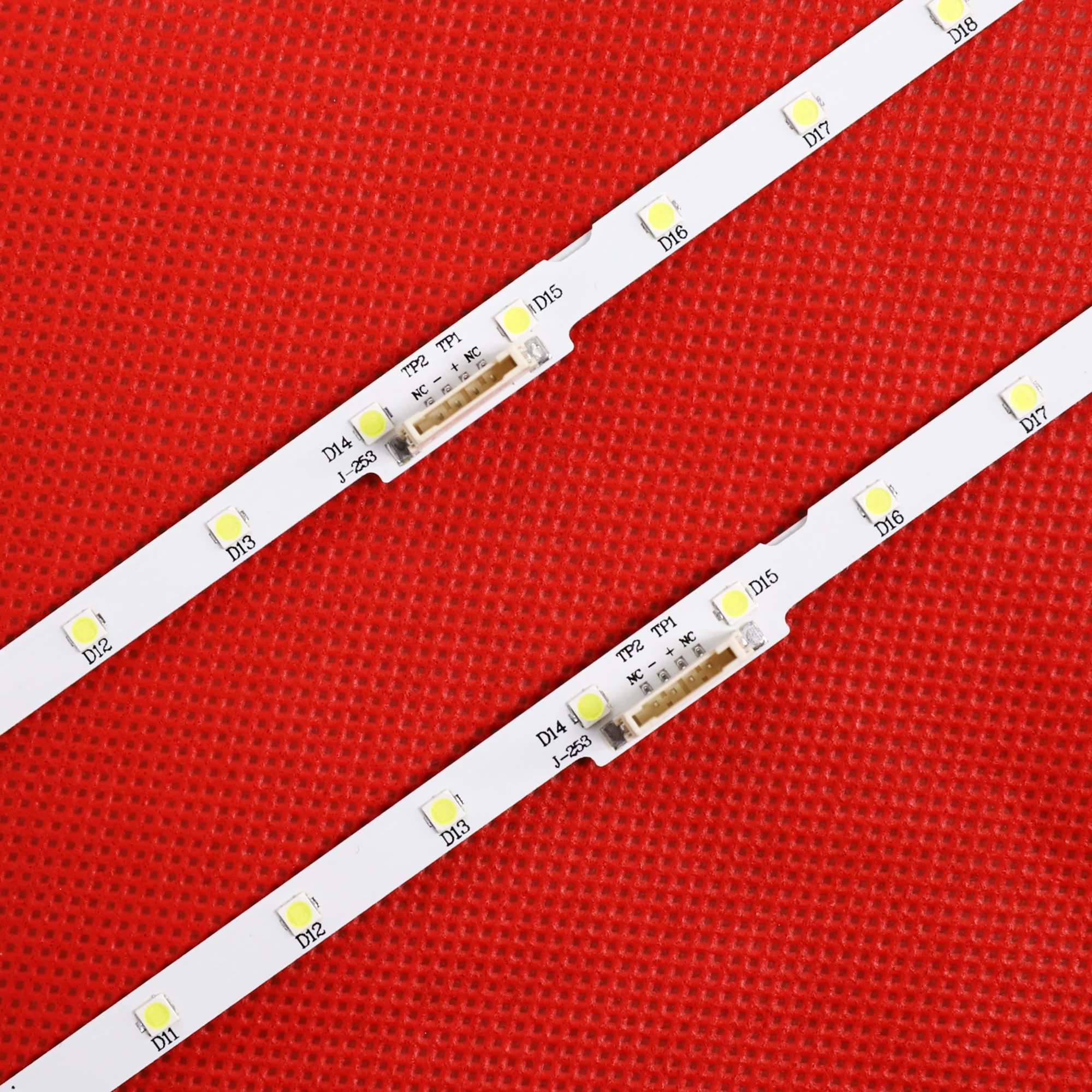 New 2 PCS 28 LED Strip Light Strip for Samsung 43 "TV UE43NU7100U AOT_43_NU7100F_2X28_3030C BN44-00947A UE43NU7120U
New 2 PCS 28 LED Strip Light Strip for Samsung 43 "TV UE43NU7100U AOT_43_NU7100F_2X28_3030C BN44-00947A UE43NU7120U