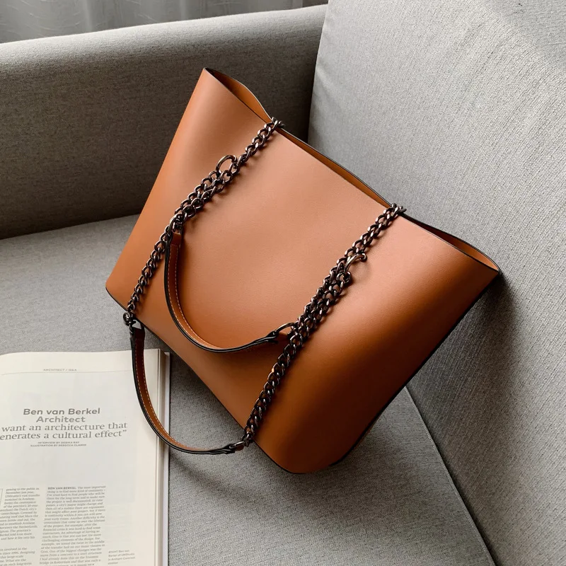 Retro Single Shoulder Big Bag Female 2021 New Trendy Korean Version of Large Capacity Texture Bag Simple Fashion Lady Tote Bag 
Retro Single Shoulder Big Bag Female 2021 New Trendy Korean Version of Large Capacity Texture Bag Simple Fashion Lady Tote Bag