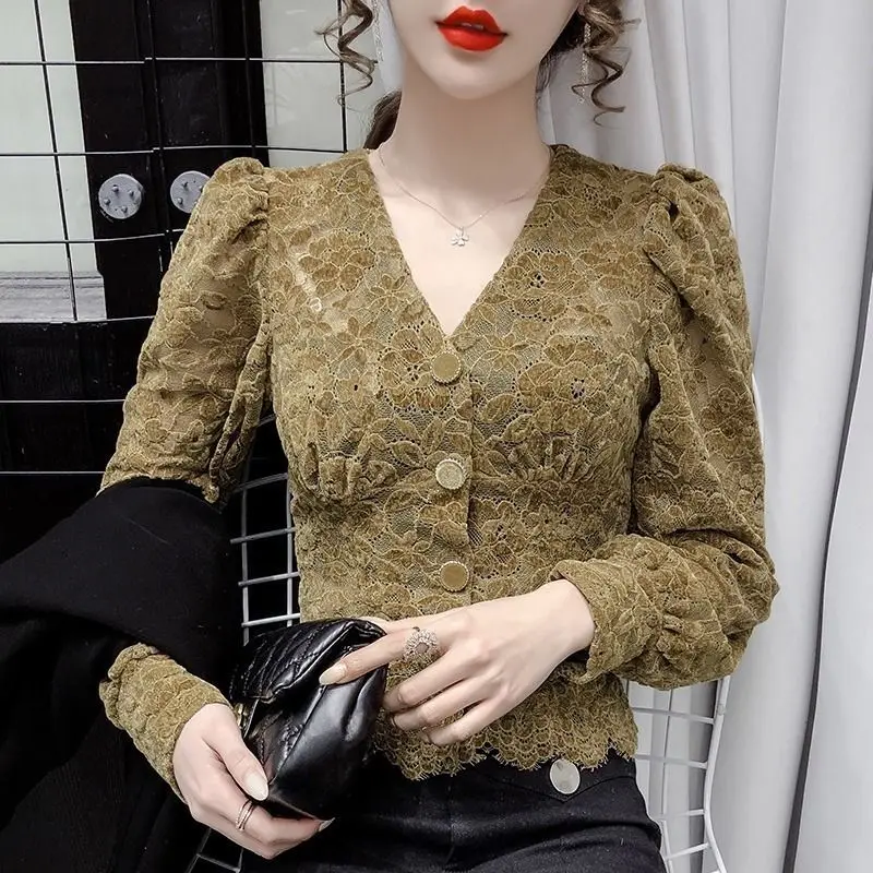 Hong Kong Style Retro Cool Long Sleeve Lace Base Shirt Women 's Autumn New Fashion V-Neck Single Breasted Top
Hong Kong Style Retro Cool Long Sleeve Lace Base Shirt Women 's Autumn New Fashion V-Neck Single Breasted Top