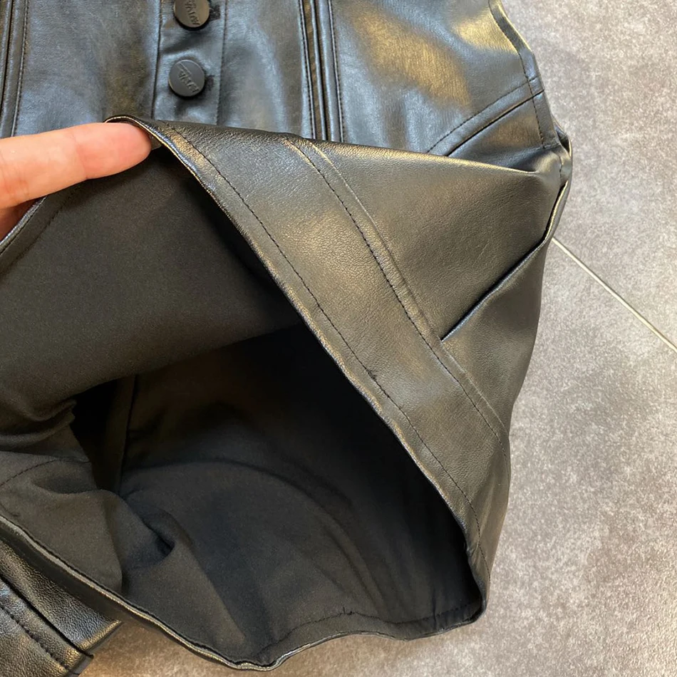 High Quality 2020 Autumn And Winter High Waist Chain Decorative Buttons Black Pu Leather Pants Elegant Women'S Loose Pants
High Quality 2020 Autumn And Winter High Waist Chain Decorative Buttons Black Pu Leather Pants Elegant Women'S Loose Pants