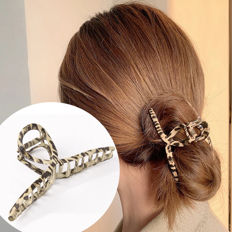 Metal Leopard Geometric Hair Claw Hairbands Ponytail Clips Claws Hairpins Styling Barrettes Hair Bow Accessories for Women Girls
Metal Leopard Geometric Hair Claw Hairbands Ponytail Clips Claws Hairpins Styling Barrettes Hair Bow Accessories for Women Girls