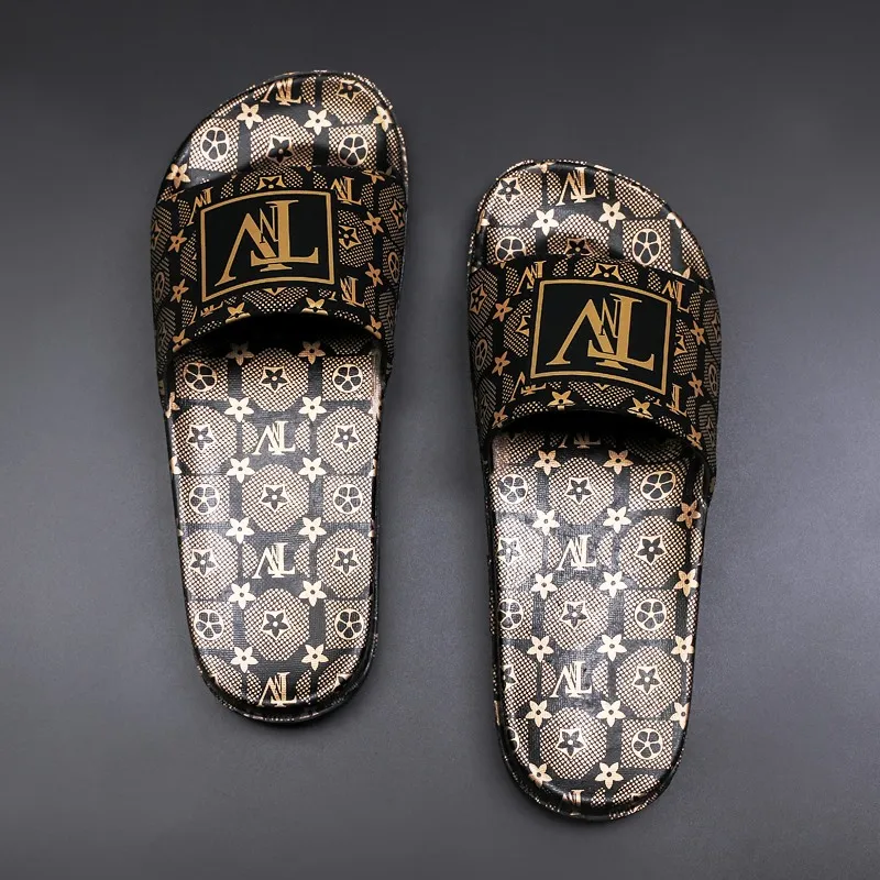 Men's high quality slippers indoor bathroom antiskid slippers light comfortable slippers men's designer luxury slippers 
Men's high quality slippers indoor bathroom antiskid slippers light comfortable slippers men's designer luxury slippers