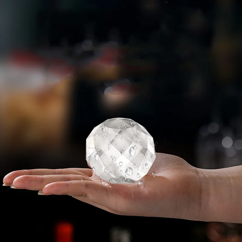 Round Ice Cube Mold with Lid DIY Ice Ball Maker Ice Cube Tray Mold For Summer Cocktail Party Whiskey Beer Bar Kitchen Tool
Round Ice Cube Mold with Lid DIY Ice Ball Maker Ice Cube Tray Mold For Summer Cocktail Party Whiskey Beer Bar Kitchen Tool