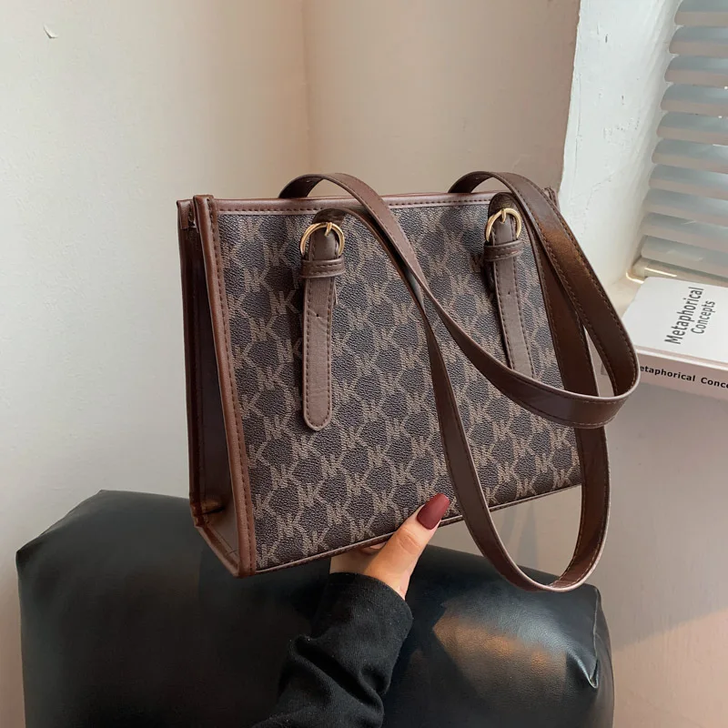 Retro Ladies Handbags Casual Large Capacity Ladies Handbags Retro Shoulder arm Bags Classic old Bags
Retro Ladies Handbags Casual Large Capacity Ladies Handbags Retro Shoulder arm Bags Classic old Bags