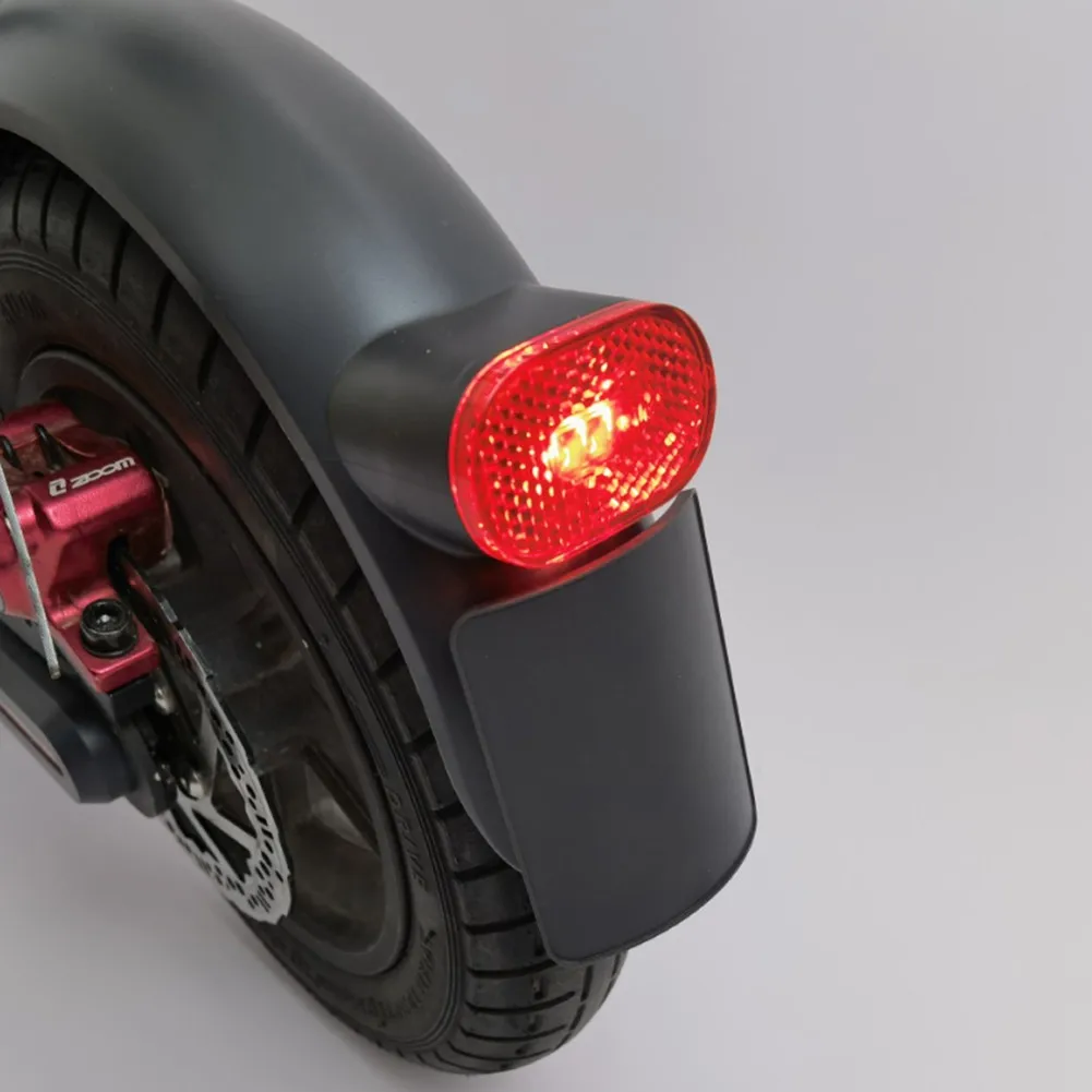 Xiao*mi PRO2 Electric Scooter Rear Tail Light Brake Light Night Cycling Taillight Strong Light Warning Outdoor Safety Accessory
Xiao*mi PRO2 Electric Scooter Rear Tail Light Brake Light Night Cycling Taillight Strong Light Warning Outdoor Safety Accessory