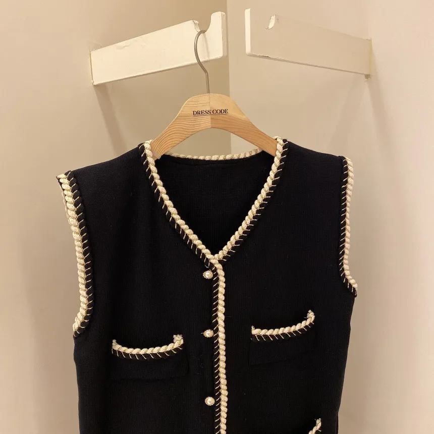 Black Color-blocked V-neck Long Vest Coat Women Single-breasted Pockets Office Vintage Fashion Korean Ladies Vest Tops 2020
Black Color-blocked V-neck Long Vest Coat Women Single-breasted Pockets Office Vintage Fashion Korean Ladies Vest Tops 2020