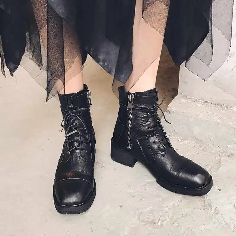 Krazing Pot fashion Internet star genuine leather vintage military boots lace up square toe med heels women warm ankle boots L47
Krazing Pot fashion Internet star genuine leather vintage military boots lace up square toe med heels women warm ankle boots L47