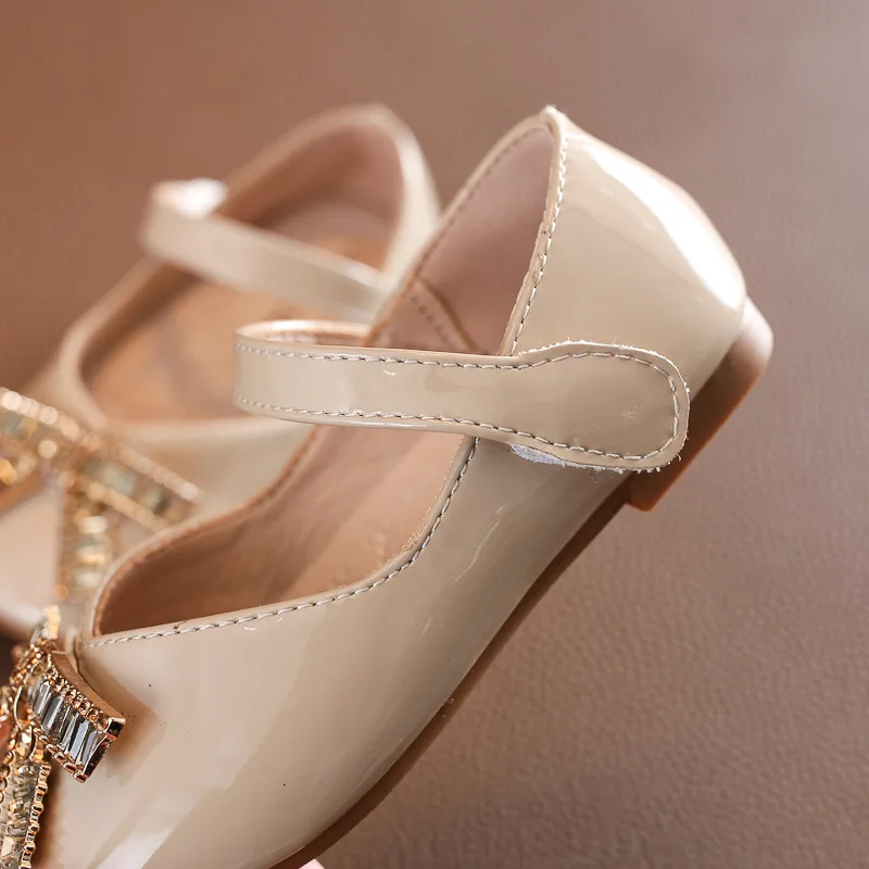 Autumn Girls Leather Shoes Rhinestone Princess Flat Beanie Shoes Student Leather Shoes Children Shoes
Autumn Girls Leather Shoes Rhinestone Princess Flat Beanie Shoes Student Leather Shoes Children Shoes