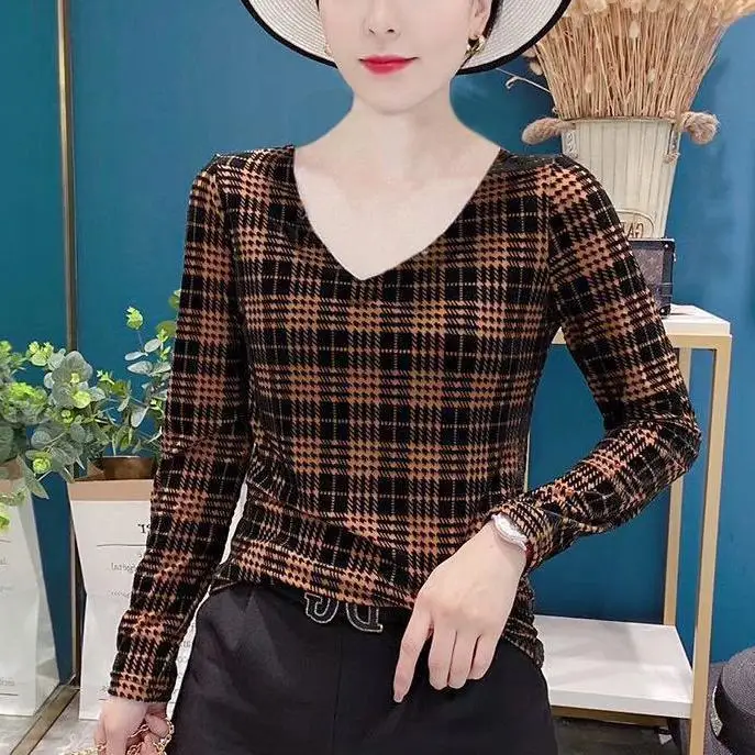 2021 autumn new V-neck fashion Korean printed slim LARGE T-SHIRT women's long sleeve slim bottomed shirt
2021 autumn new V-neck fashion Korean printed slim LARGE T-SHIRT women's long sleeve slim bottomed shirt