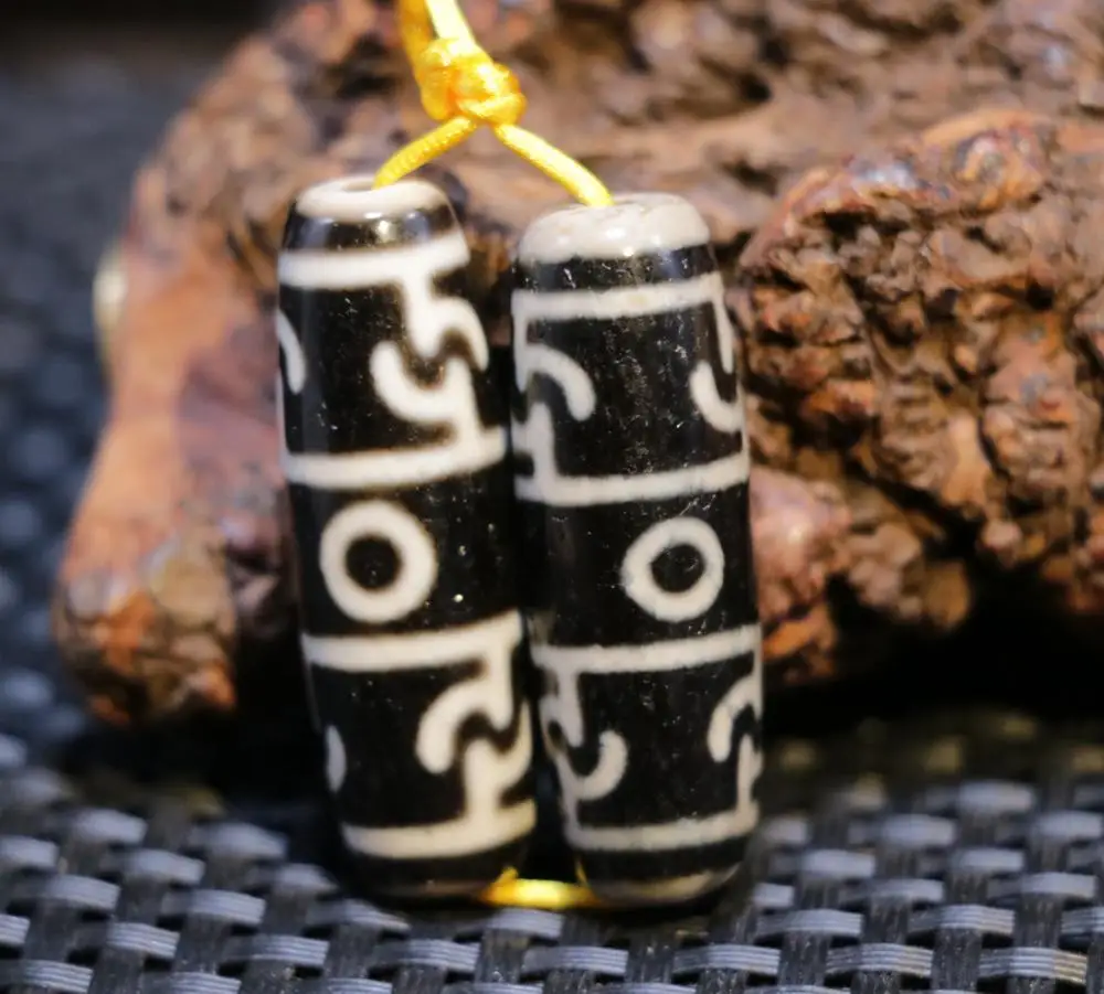 A Pair of Match Magic Power Tibetan Old Agate 2 Eye dZi Bead Pendant 3A Amulet L Lkbrother Sauces Top Quality Guranttee
A Pair of Match Magic Power Tibetan Old Agate 2 Eye dZi Bead Pendant 3A Amulet L Lkbrother Sauces Top Quality Guranttee