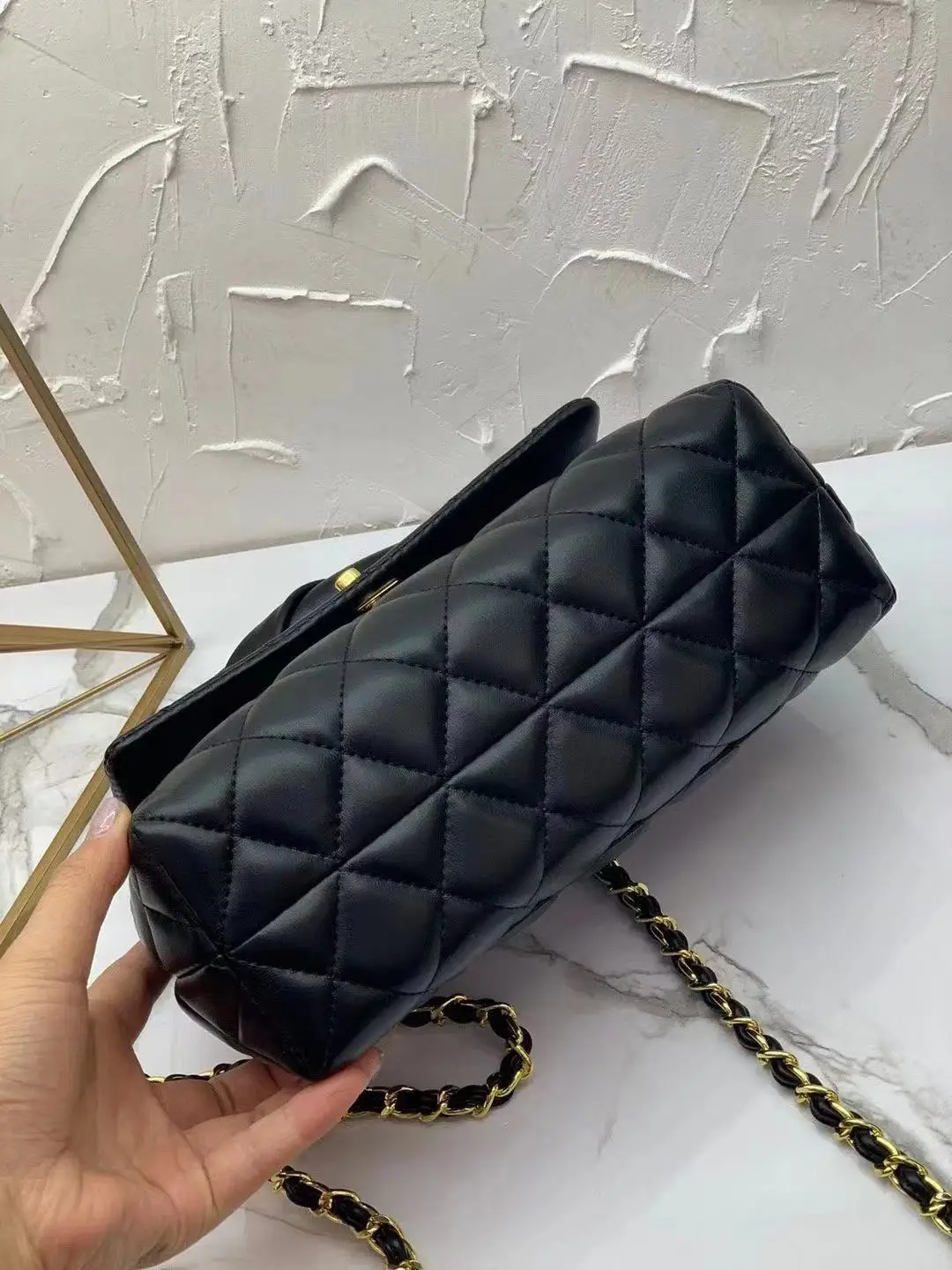 2021 new chain bag fashion women's bag Joker rhombic bag handbag shoulder messenger bag
2021 new chain bag fashion women's bag Joker rhombic bag handbag shoulder messenger bag