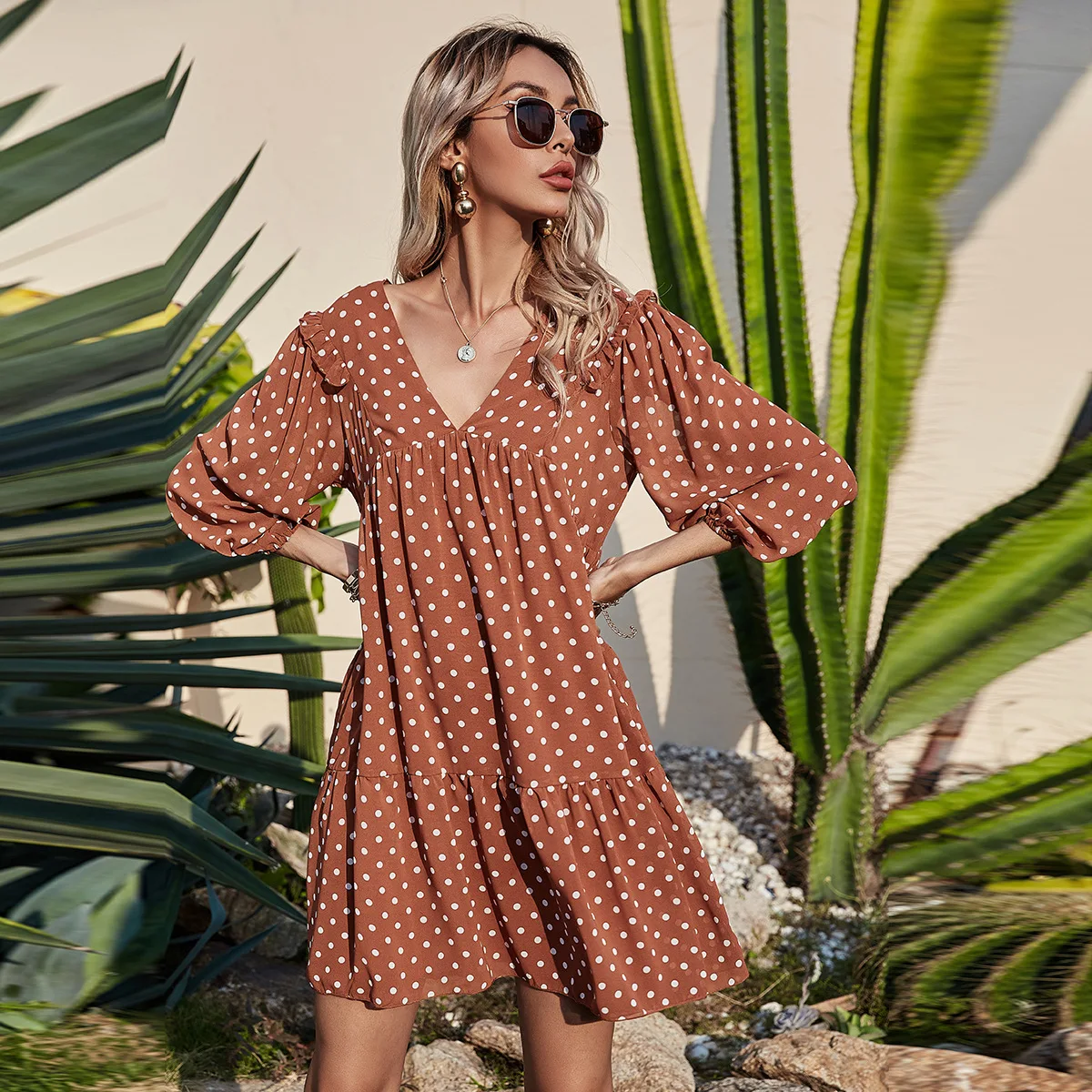 New Fashion Versatile V-neck Short Sleeve Slim Dot Print Chiffon Dress In Spring and Summer 2021
New Fashion Versatile V-neck Short Sleeve Slim Dot Print Chiffon Dress In Spring and Summer 2021