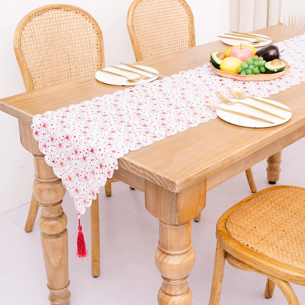 Sequined Rustic Cutwork Embroidered Floral Table Runners with Tassel Christmas Decorations High Quality For Home Dining
Sequined Rustic Cutwork Embroidered Floral Table Runners with Tassel Christmas Decorations High Quality For Home Dining