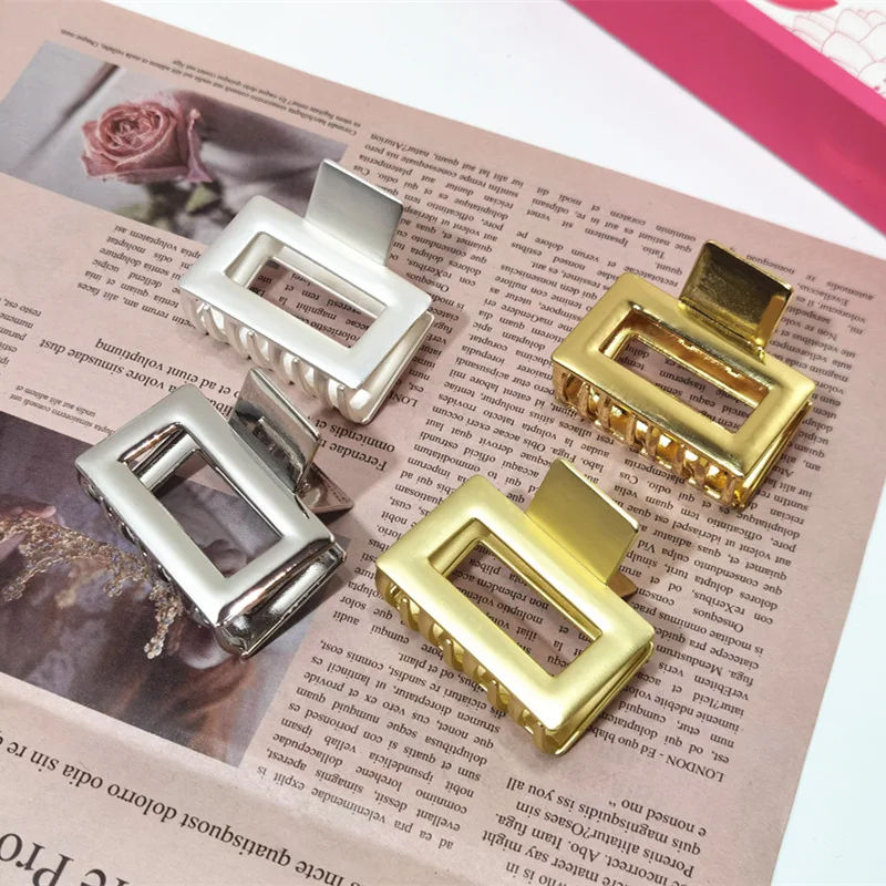 Women Chic Metal Hair Claws Simple Gold Barrettes Hair Clips Geometric Square Hairpins Headwear Girls Elegent Crab Hair Acces
Women Chic Metal Hair Claws Simple Gold Barrettes Hair Clips Geometric Square Hairpins Headwear Girls Elegent Crab Hair Acces