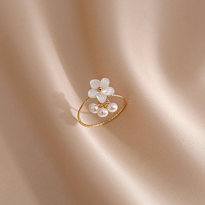 New fashion jewelry design French retro Baroque style natural pearl index finger ring shell flower temperament rings for women
New fashion jewelry design French retro Baroque style natural pearl index finger ring shell flower temperament rings for women