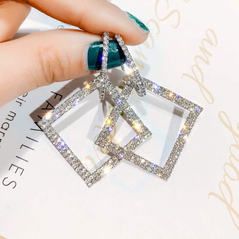 Fashion Korean Earrings for Women Exquisite Luxury Shiny Crystals Square Dangle Earrings Accessories Jewelry 2021 Trendy
Fashion Korean Earrings for Women Exquisite Luxury Shiny Crystals Square Dangle Earrings Accessories Jewelry 2021 Trendy