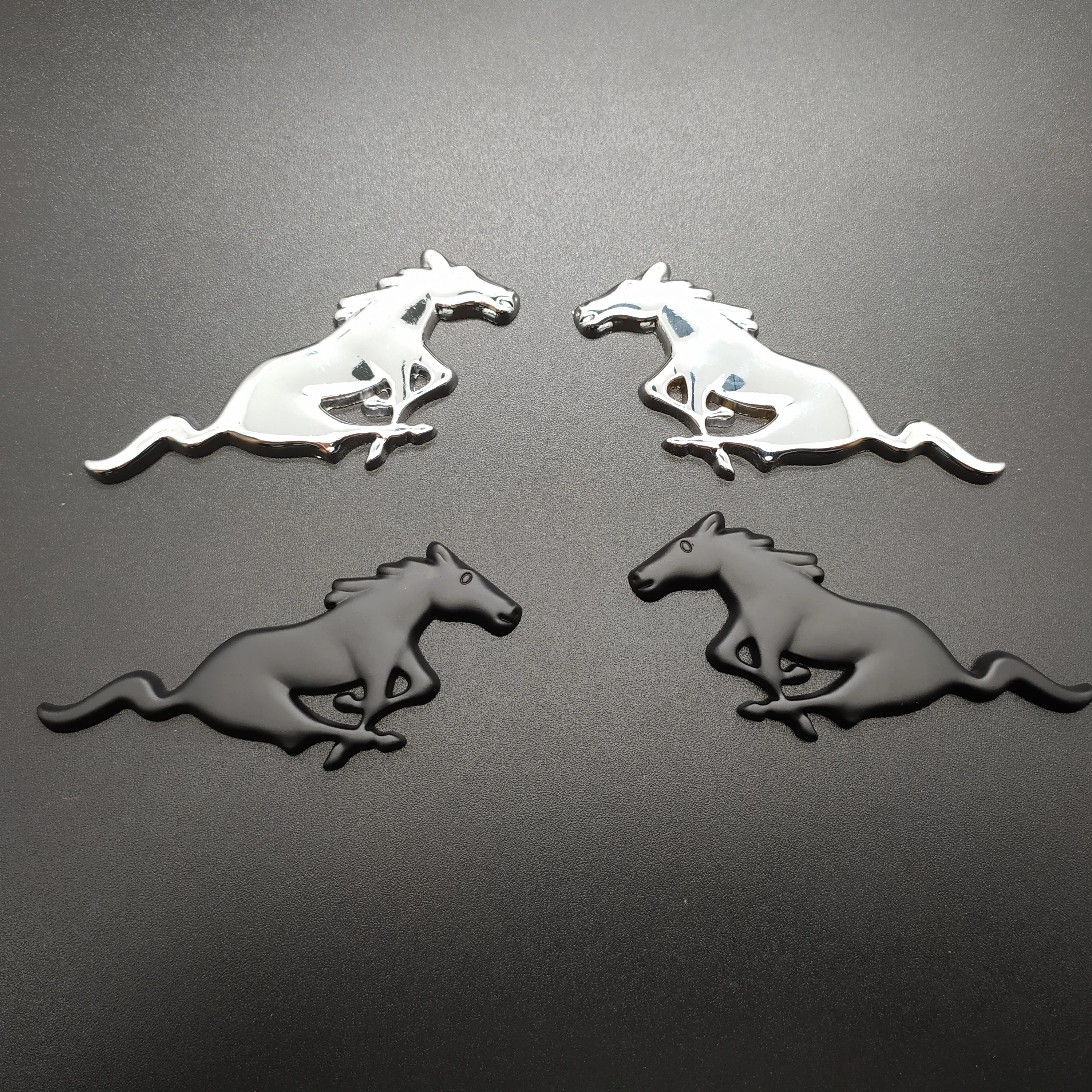 2PCS 3D Chrome Metal Running Horse Sticker Emblem Badge For Ford Mustang Shelby GT Rear Trunk Decor Car Styling Accessories
2PCS 3D Chrome Metal Running Horse Sticker Emblem Badge For Ford Mustang Shelby GT Rear Trunk Decor Car Styling Accessories