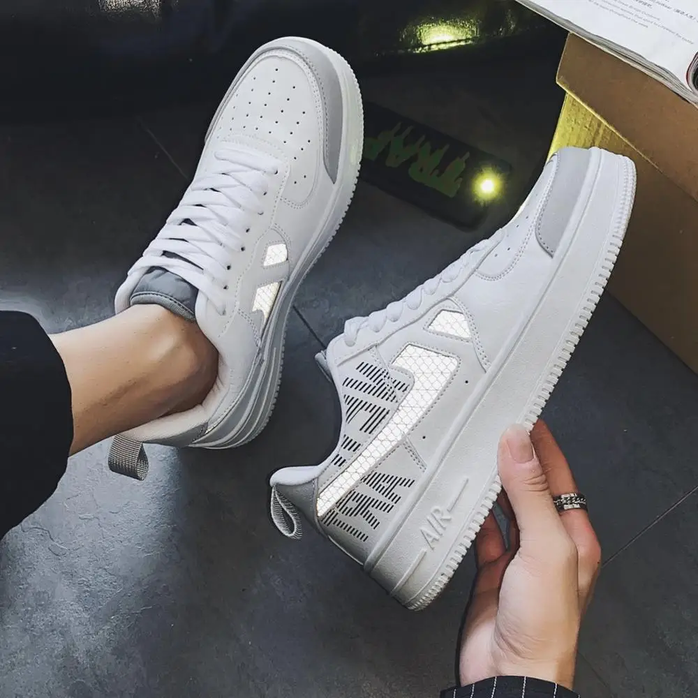 Love Lu luminous high-quality leather fashion sports shoes casual shoes flat shoes walking shoes men and women sports shoes
Love Lu luminous high-quality leather fashion sports shoes casual shoes flat shoes walking shoes men and women sports shoes