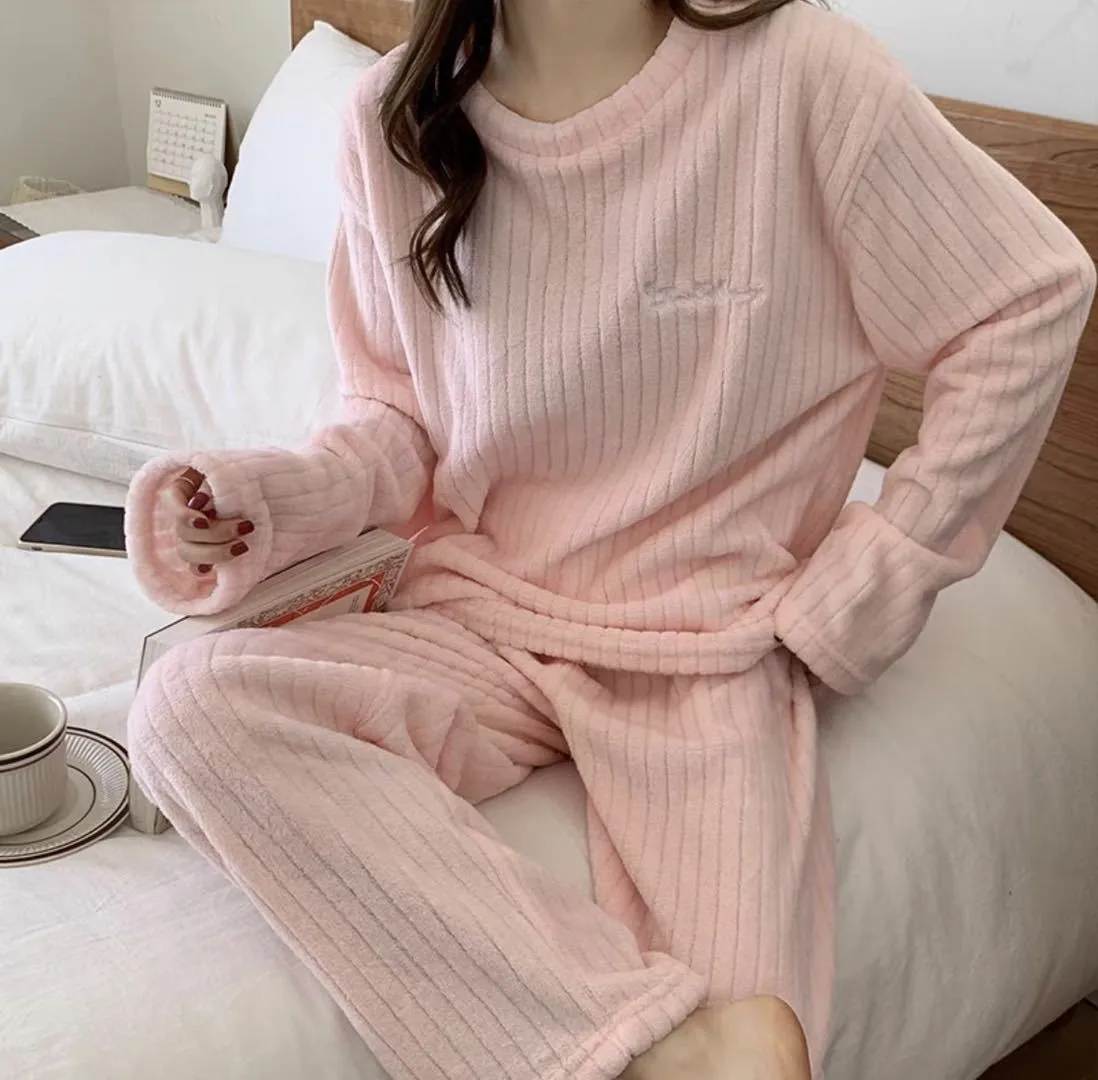 Women Autumn and Winter Flannel Pajamas Two-piece Pure Color Plus Velvet Home Service New Casual Striped Warm Comfortable Suit
Women Autumn and Winter Flannel Pajamas Two-piece Pure Color Plus Velvet Home Service New Casual Striped Warm Comfortable Suit