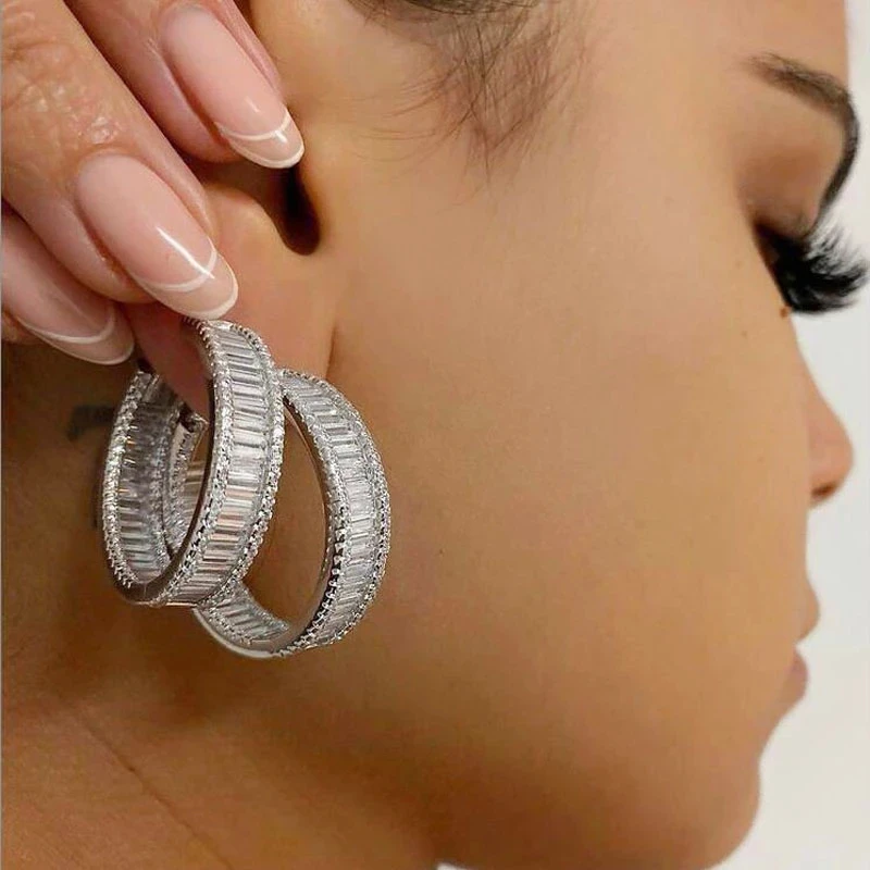 2023 Summer New Fashion Iced Out Round Circle geometry Cz Hoop Huggie Earrings Gold Color Hip Hop Bling CZ Jewelry For Women
2023 Summer New Fashion Iced Out Round Circle geometry Cz Hoop Huggie Earrings Gold Color Hip Hop Bling CZ Jewelry For Women