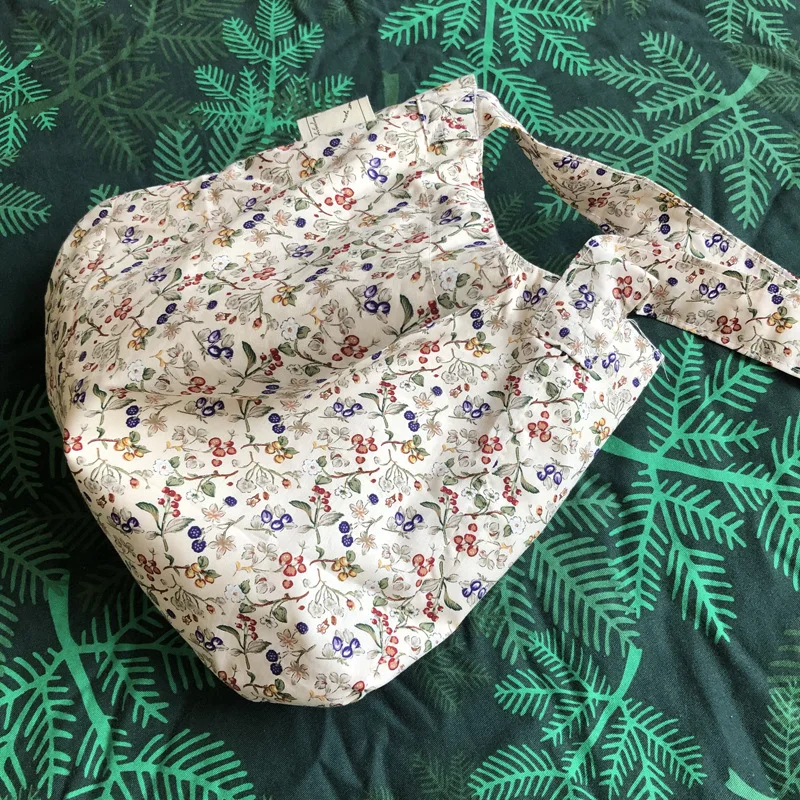 Simple Flower Women Handbags Vintage Design Ladies Cotton Cloth Shoulder Bags Large Capacity Female Girl Travel Shopping Tote
Simple Flower Women Handbags Vintage Design Ladies Cotton Cloth Shoulder Bags Large Capacity Female Girl Travel Shopping Tote